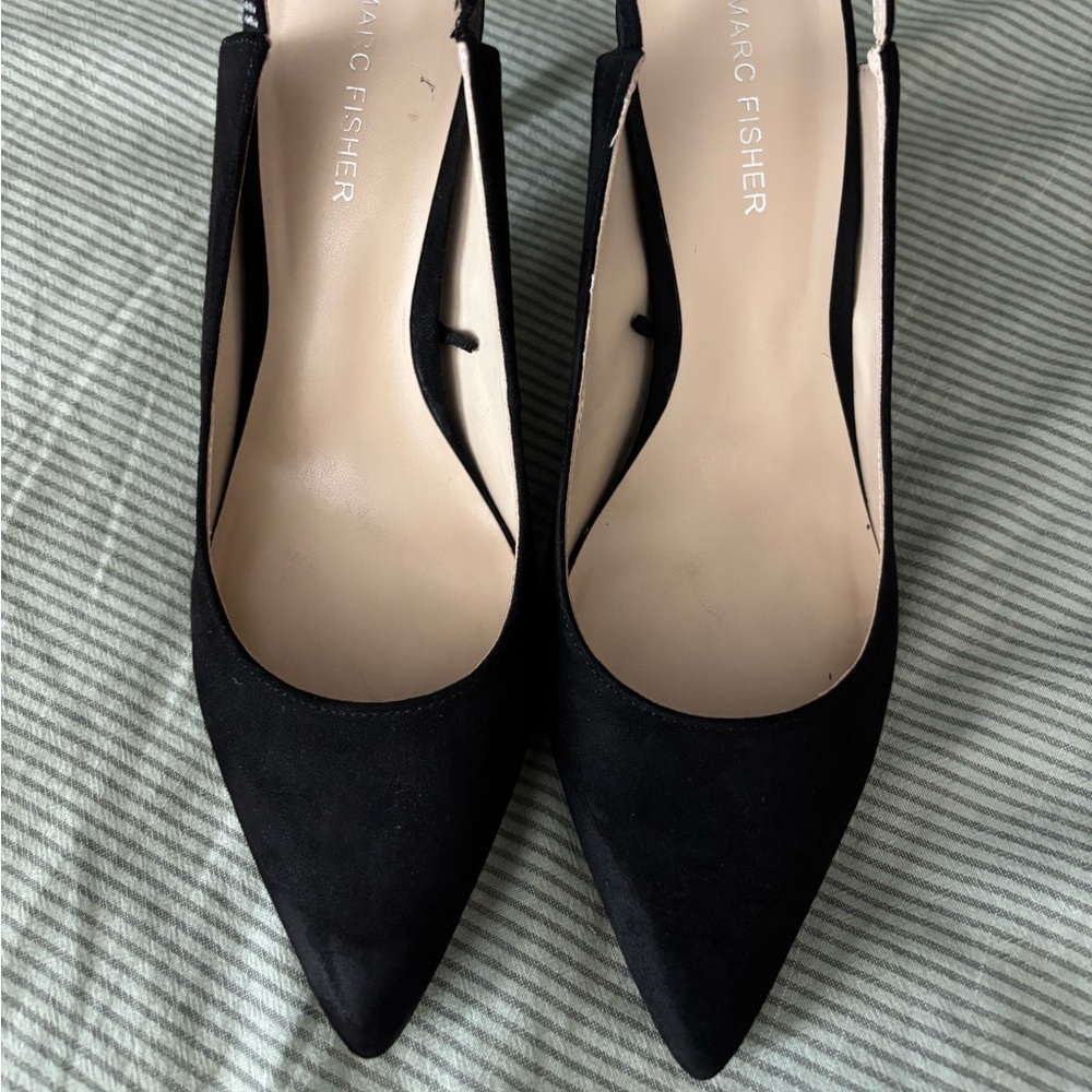 Marc Fisher Classic Black Pointed Heals, rhinestones